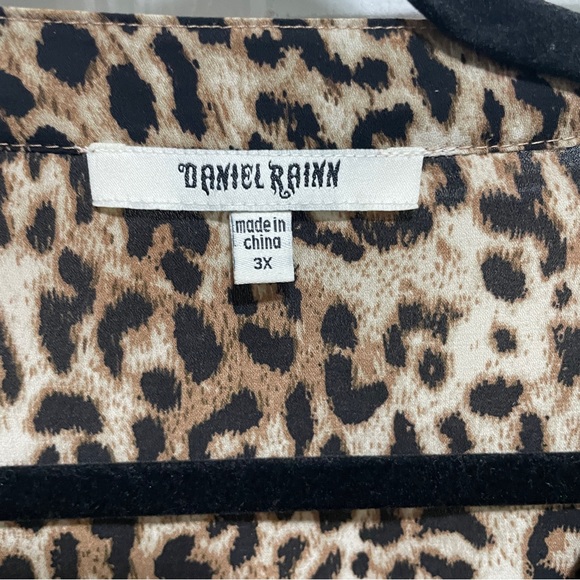 Leopard top - Picture 2 of 5